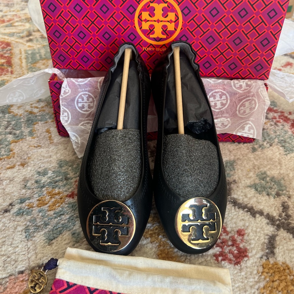 ‼️Brand new Tory Burch Minne Travel Ballet with metal logo‼️